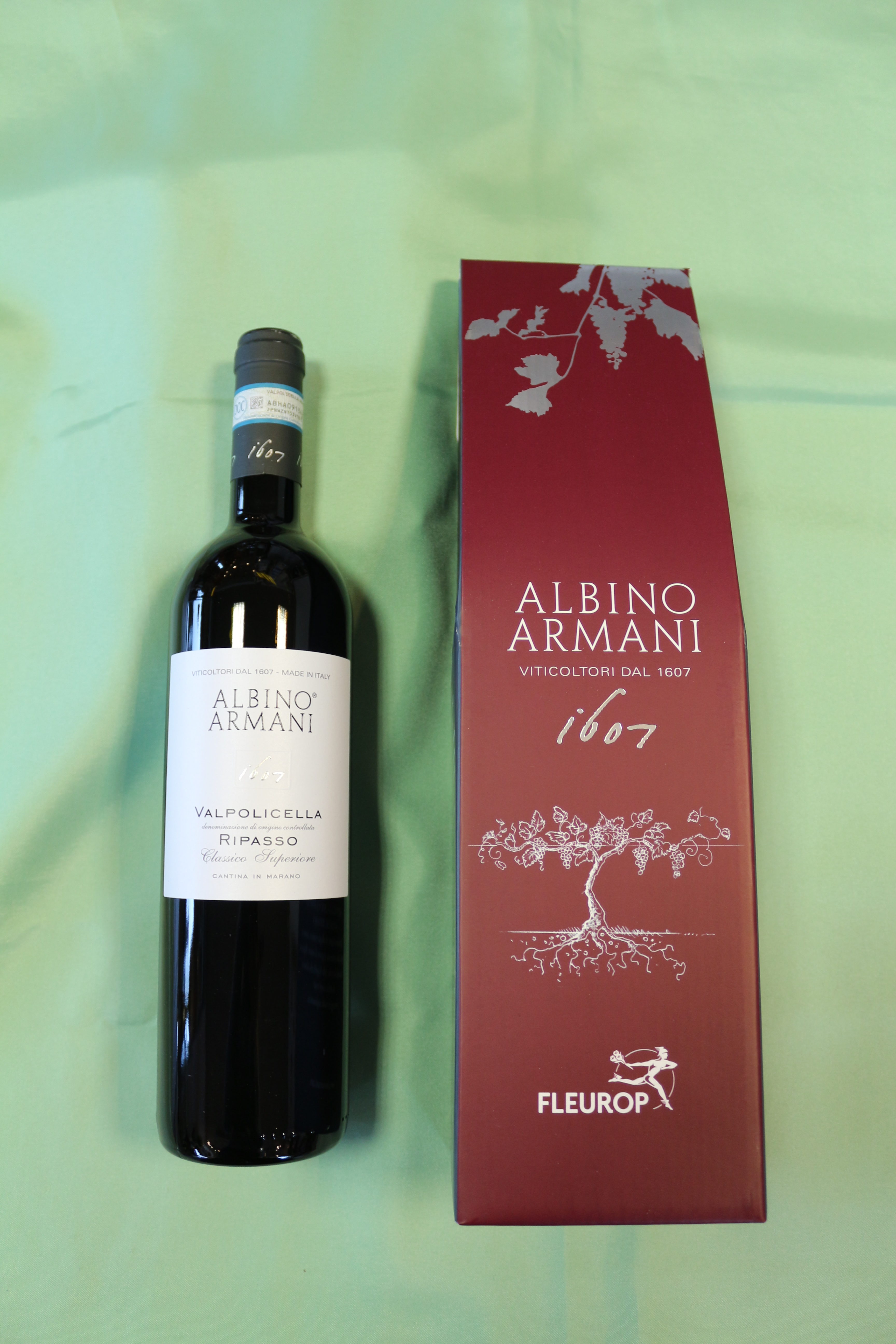 Valpolicella Ripasso Classico Superiore DOC von Albino Armani - Blumen Vogel